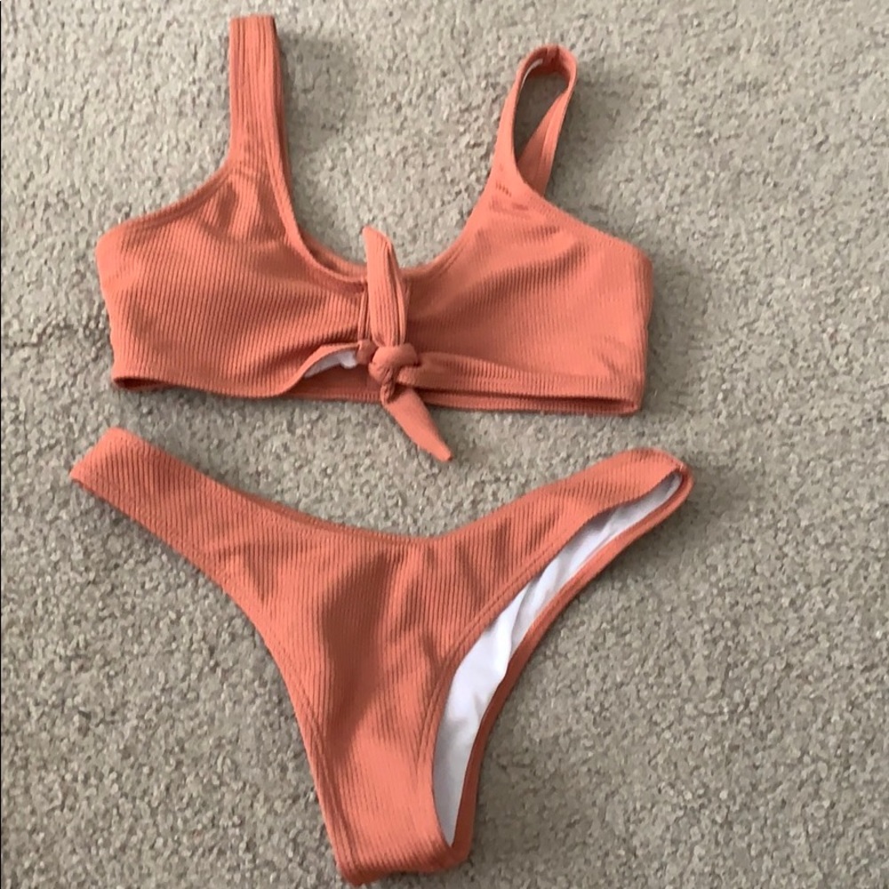 🐝 4 ITEMS FOR $20 - Ribbed High Leg Bikini Set🌸